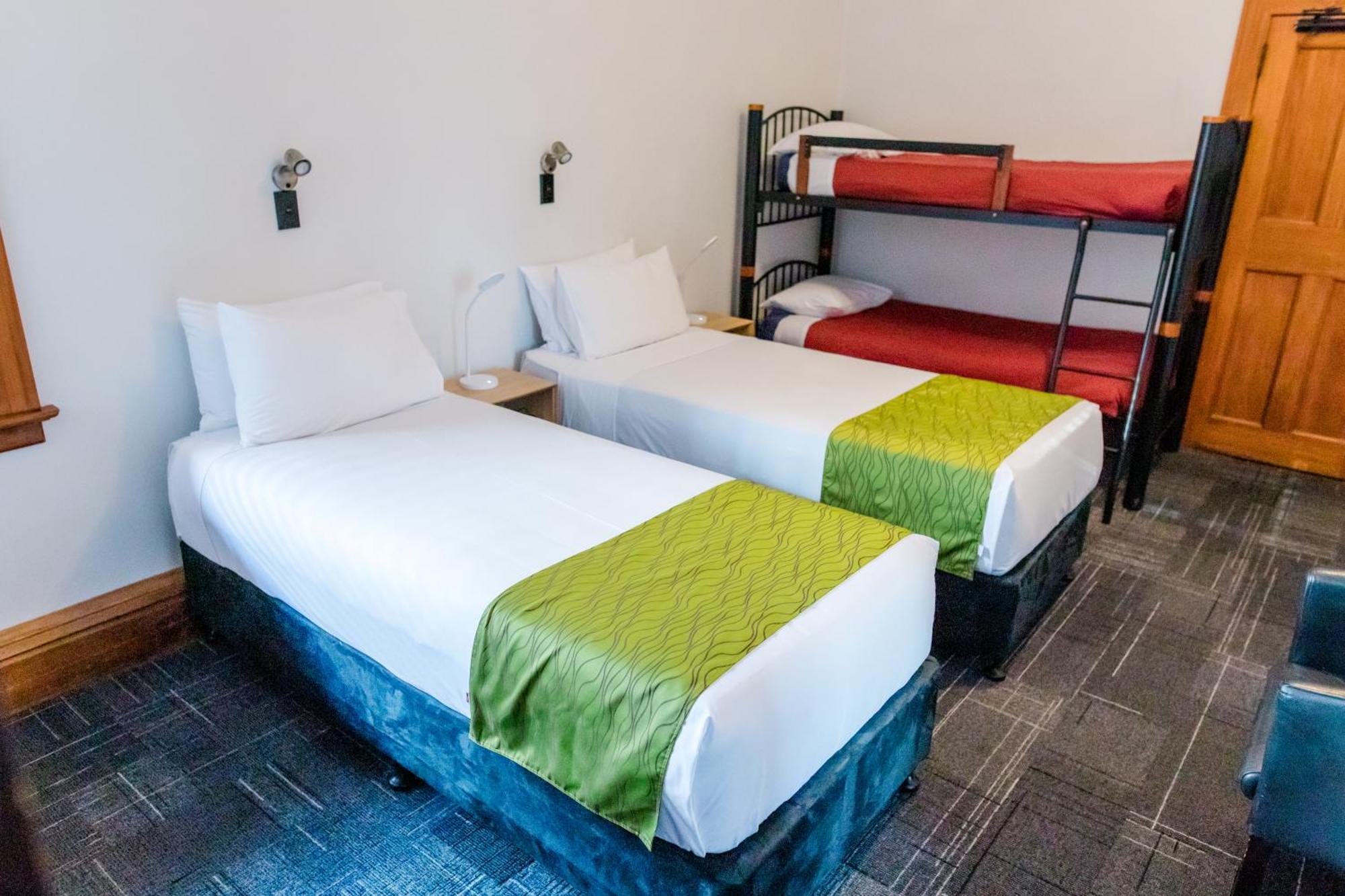 The Cambridge Hotel & Backpackers Веллінгтон Екстер'єр фото